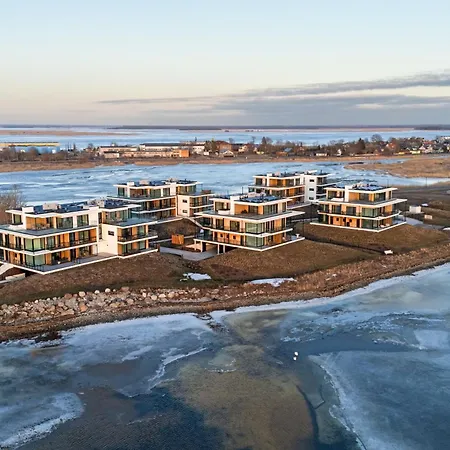 Wiigi Luxury Seaview Apartment